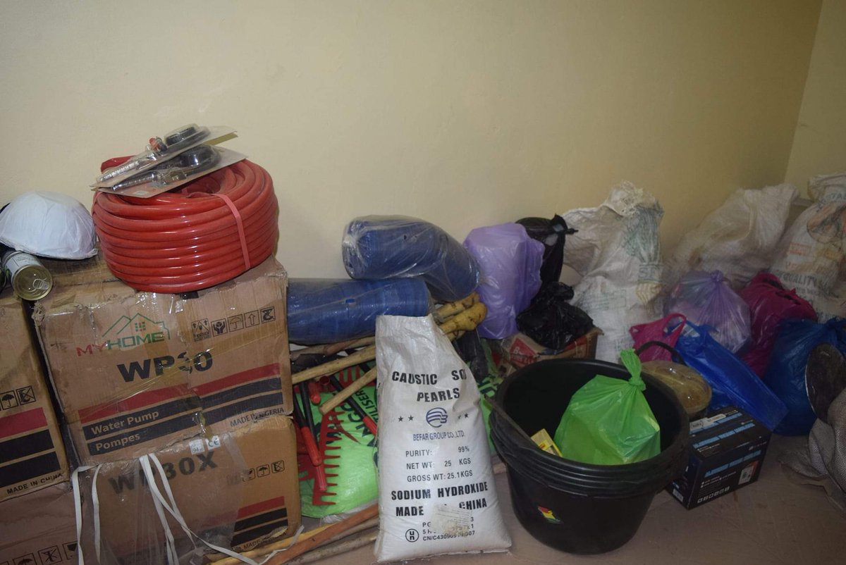 OMojedec's tweet photo. Le 16/06/23, le #consortium (#MOJEDEC, #GADER, le #CCAJ/Ty et #6_Organisations locales des jeunes et des femmes) a organisé le chargement  et l'acheminement des matériels d'AGR vers les communes cibles dans le cadre du Programme #PEV-RC soutenu financièrement par #GCERF. https://t.co/U4Lc3zb4Ca