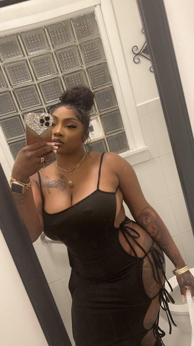 ColdassK's tweet image. What Suki say? Nut on my tits