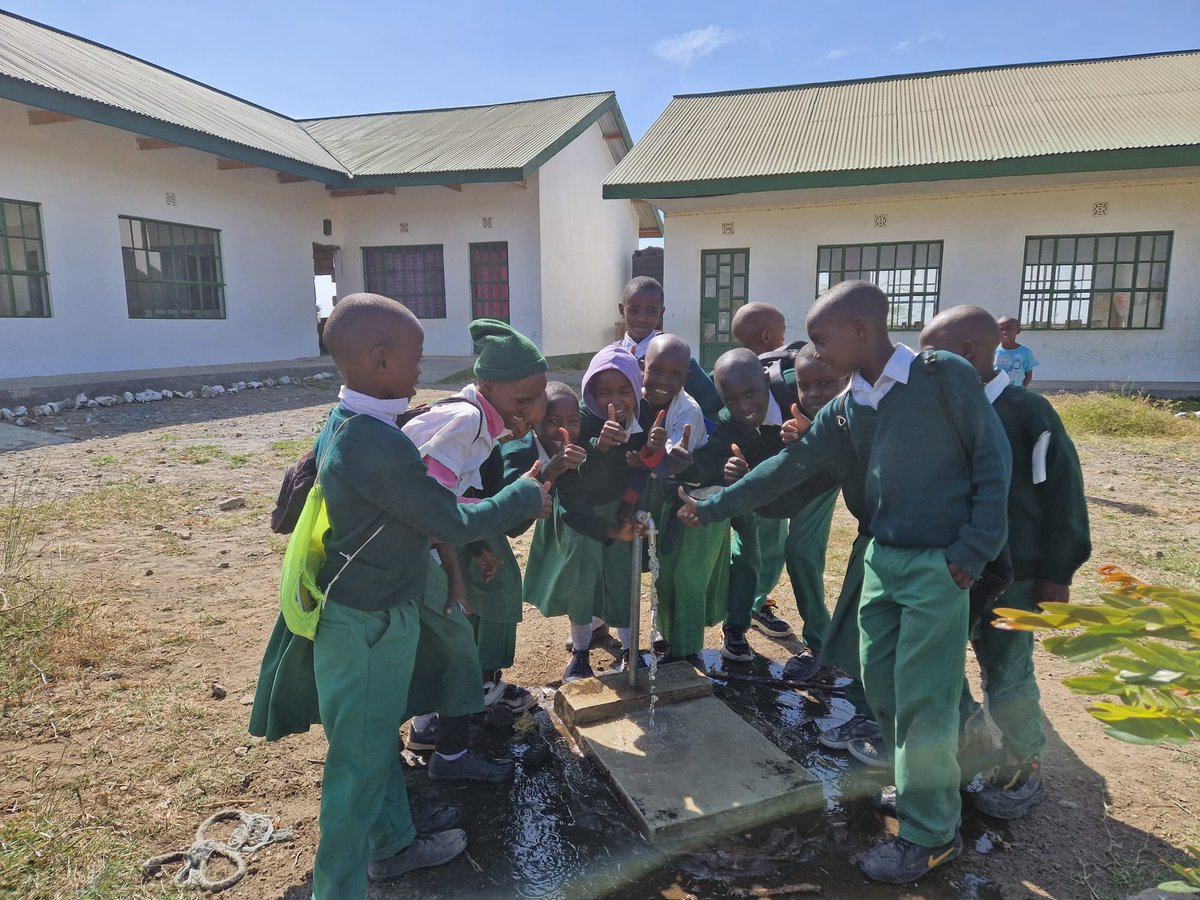 iC_Consult's tweet photo. Remember our #donation to the "Kick for Life" initiative in December 2021?
💙 The children of Oltepez Primary School now have access to clean drinking water thanks to the construction of a water pipe and tank.
Learn more about Kick for Life here: https://t.co/9BHVB7EdIM
#DoGood https://t.co/hYbvbs6mrU