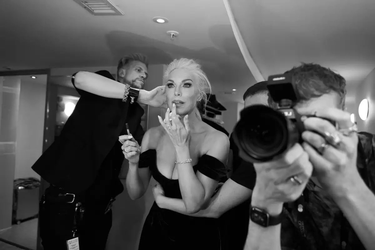 HWaddinghamFans's tweet image. 📸: Hannah Waddingham photographed by @josephsinclair backstage at the @OlivierAwards 

🔗: latimes.com/entertainment-…