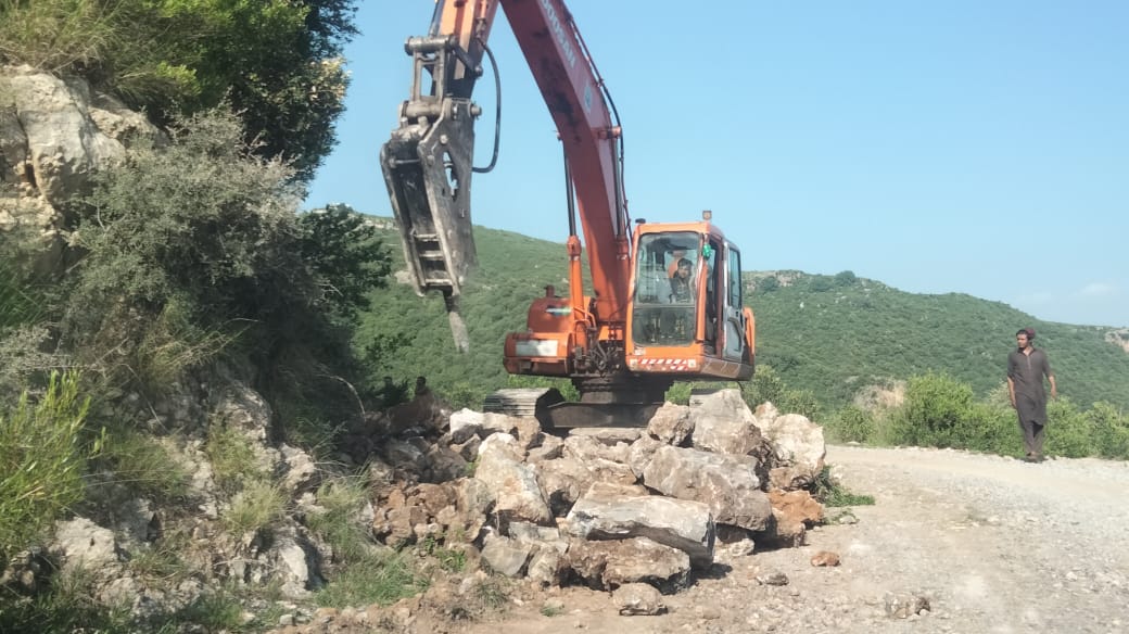 trailtrackpk's tweet image. stop this madness, 
stop destroying margallah hills national park
#savemhnp #savewildlife #iwmb