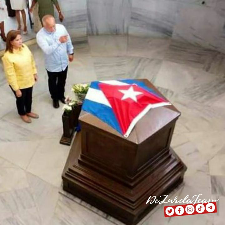 @DeZurdaTeam_ @PSUV @DiazCanelB @DrRobertoMOjeda @AbelPrieto11 @EVilluendasC @PartidoPCC @PabloIvanF @Gina_silv @MissIzquierda @IzquierdaUnid15 @dcabellor amigo del pueblo cubano, está en Cuba y rinde tributo al Héroe Nacional, José Martí.

#DeZurdaTeam @DefendiendoCuba #FidelPorSiempre