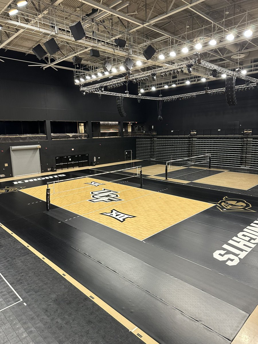 UCF_Volleyball's tweet photo. New logo on the court 😍 https://t.co/kR1l4B2Vva