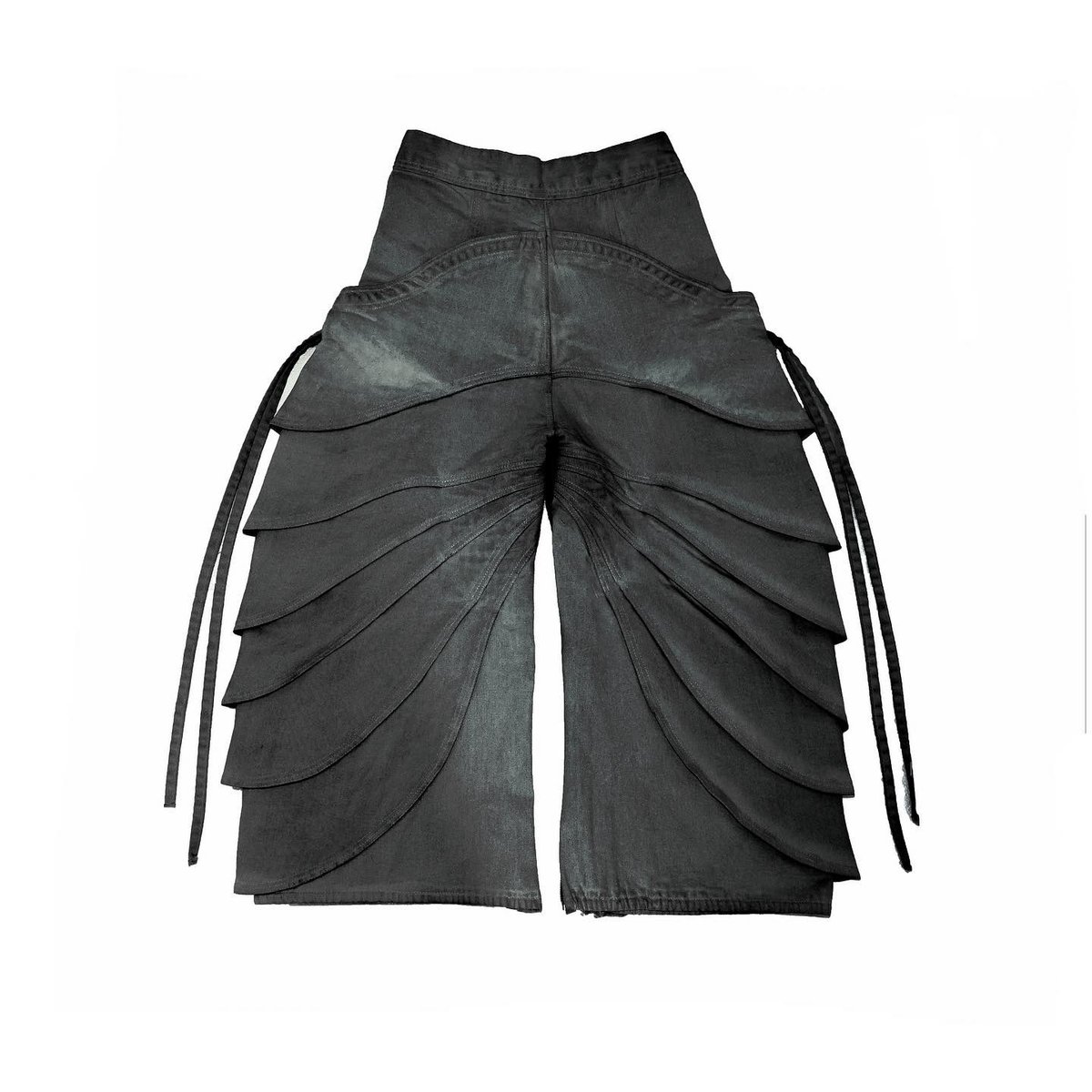 thejacksonapier's tweet image. Black Stone Washed Armadillo Denim available for pre order now 

jacksonnapier.com