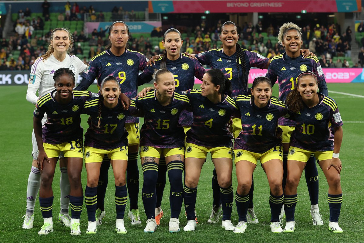 OFICIAL. HISTORIA PURA DEL FÚTBOL. Colombia está entre las 8 mejores del Mundial Femenino por primera vez. 

Sábado vs Inglaterra por el paso a semis.

VAMOS LAS CRACKS.