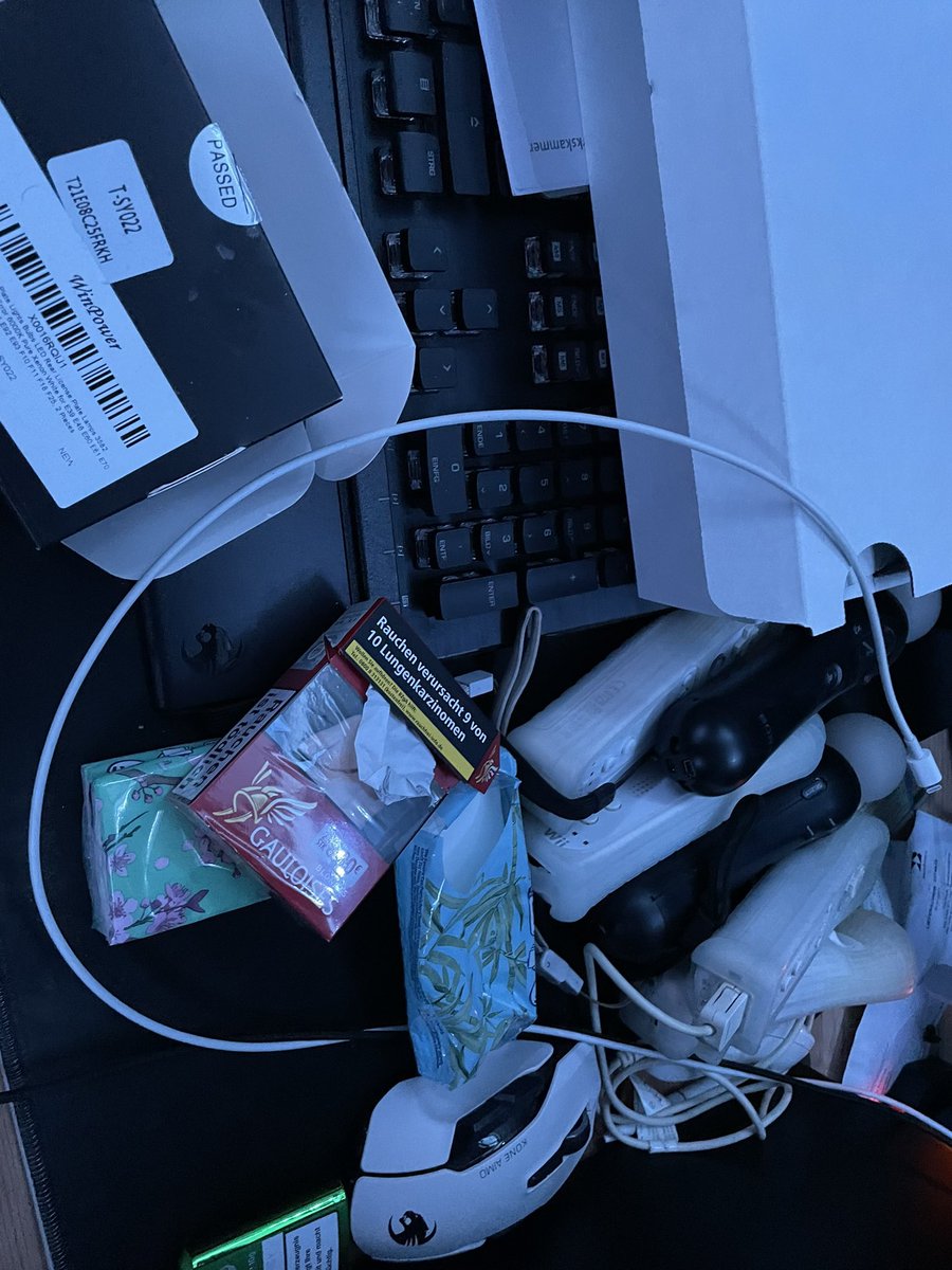 QuattroManni's tweet photo. @MontanaBlack #meingamingzimmer ist mein ganzer Stolz https://t.co/TnKzkZbyfL