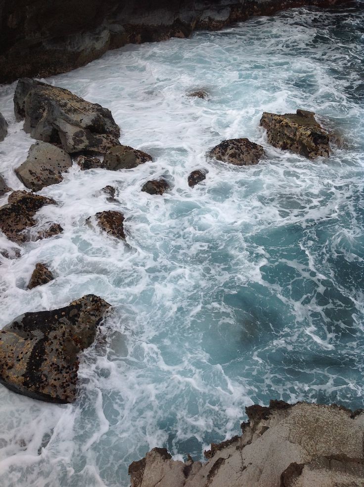 elemmiressoul's tweet photo. wavy sea air. https://t.co/tk4o2OXpgk