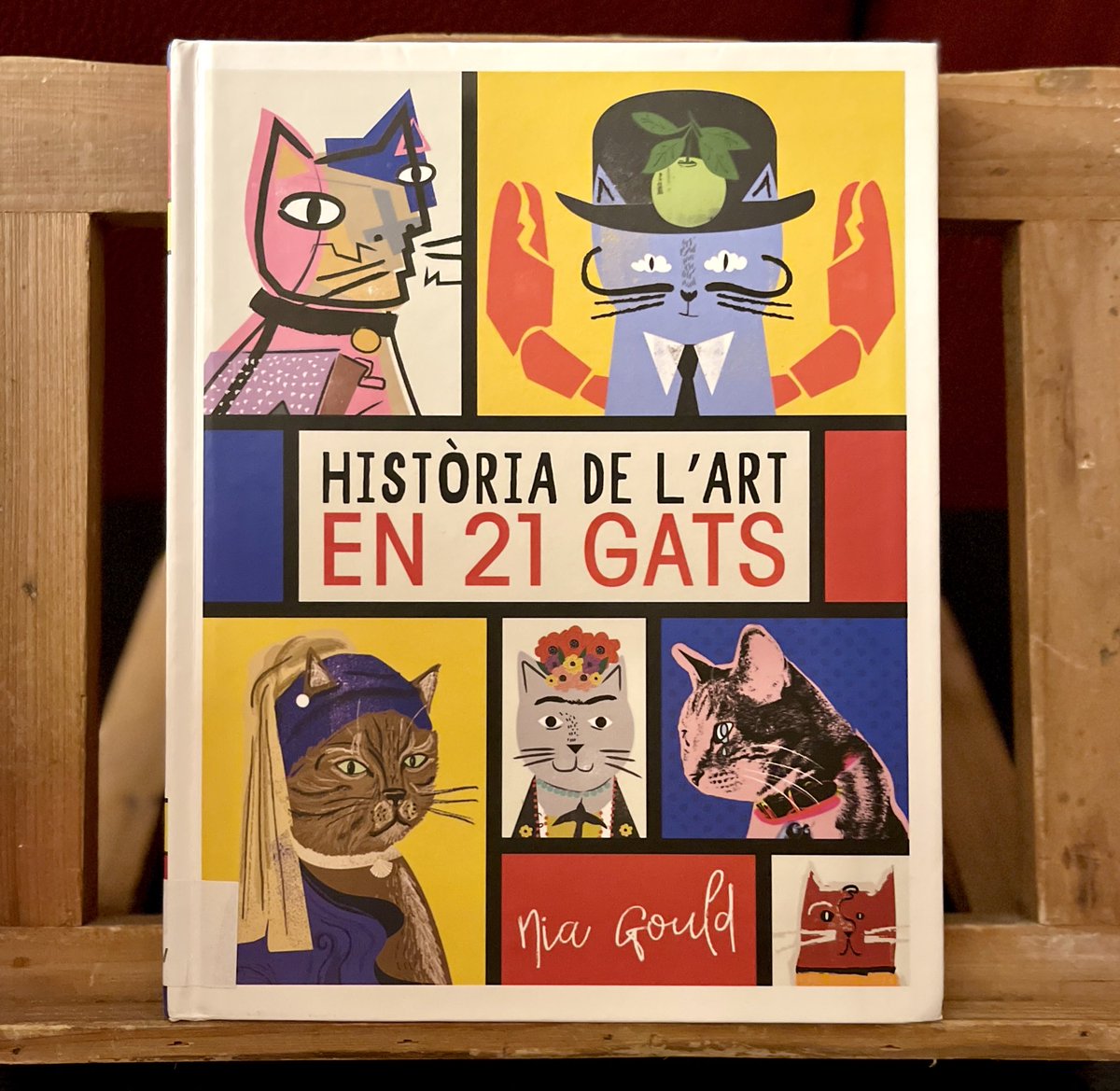 patricia_maseda's tweet photo. #lecturesalfaristol
“Història de l’art en 21 gats”
(Diana Vowles i Nia Gould, 2019)
~
#8agost #diadelgat #ifaw https://t.co/ZfCjFSstyj