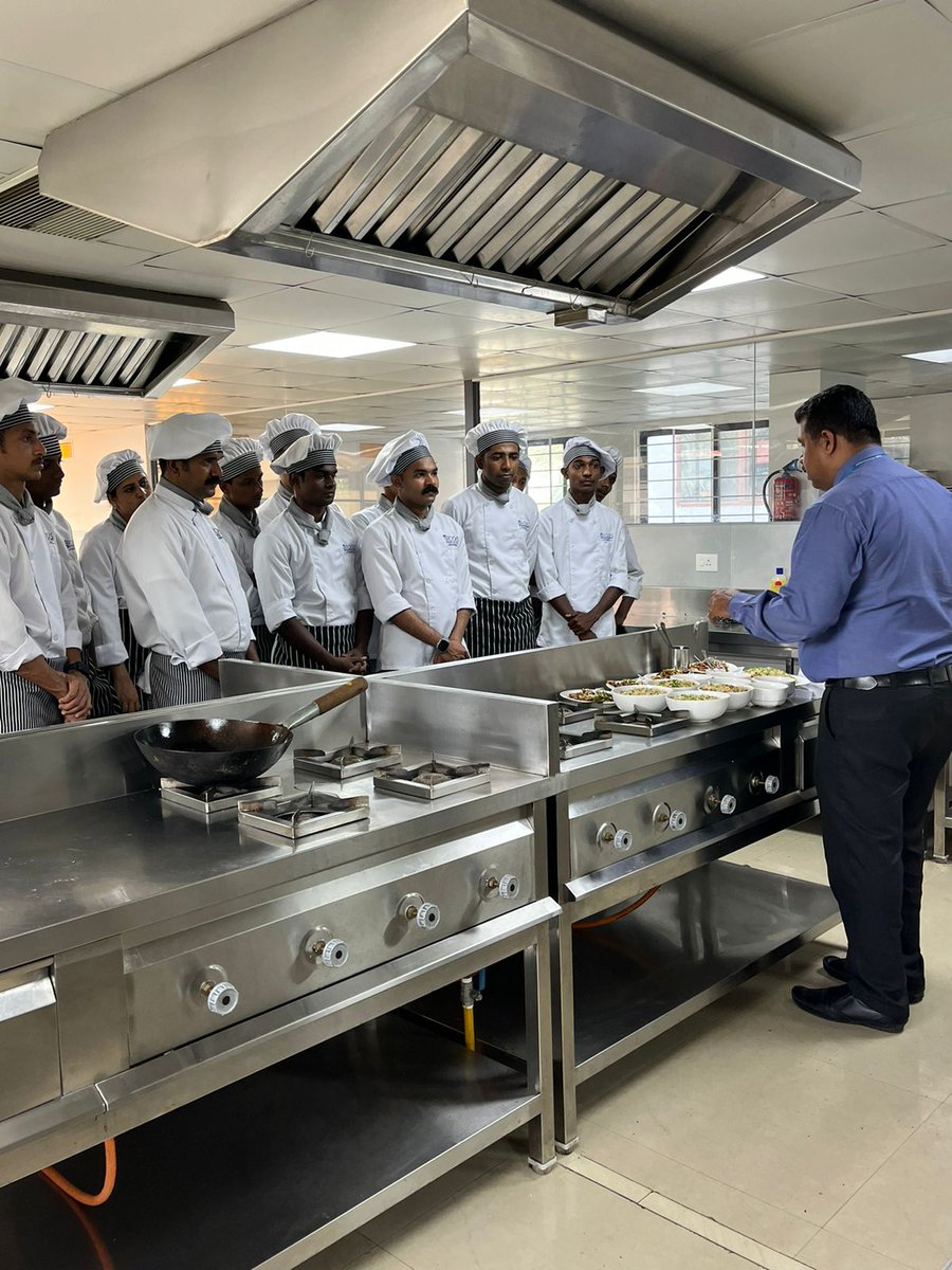 brookseducation's tweet image. 🍲🥢 Relishing Practical! SPCB and SPHM Practical Session Delights with Exquisite Chinese Cuisine: Sweet Corn Chicken Soup, Dragon Chicken, and Chicken Fried Rice! 🍚🐔🐉 #CulinarySuccess #ChineseCuisine #SPCB #SPHM