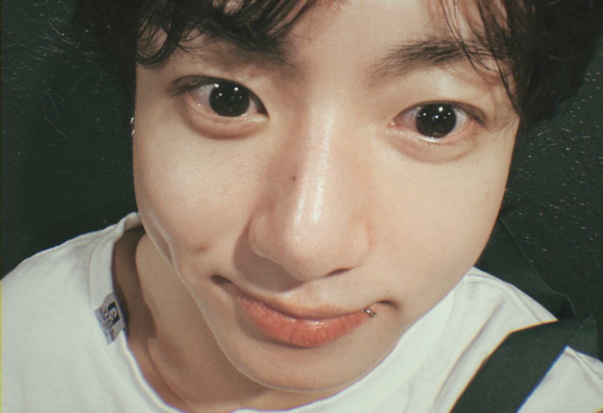 agustdfms's tweet image. he 🥺