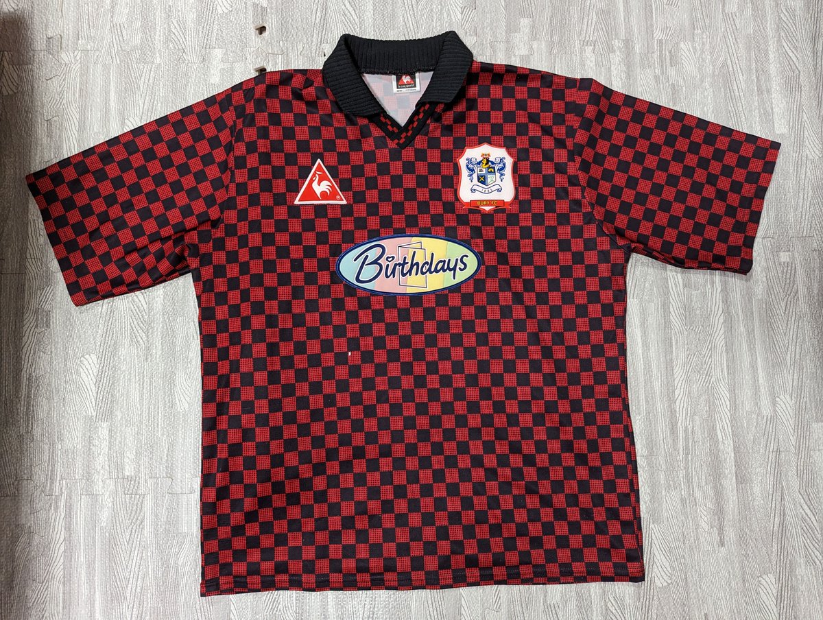 cheeno007's tweet photo. Selling if anyone is interested.
Bury FC Away 1995-1996
Size Adult XL
Price discounted due to a hole at the front and at the back of the shirt. Also got this Carton 9 plastic nameset (can get someone remove it if you dont like it)

£85 all in, UK shipping. https://t.co/xkVbrFrb97
