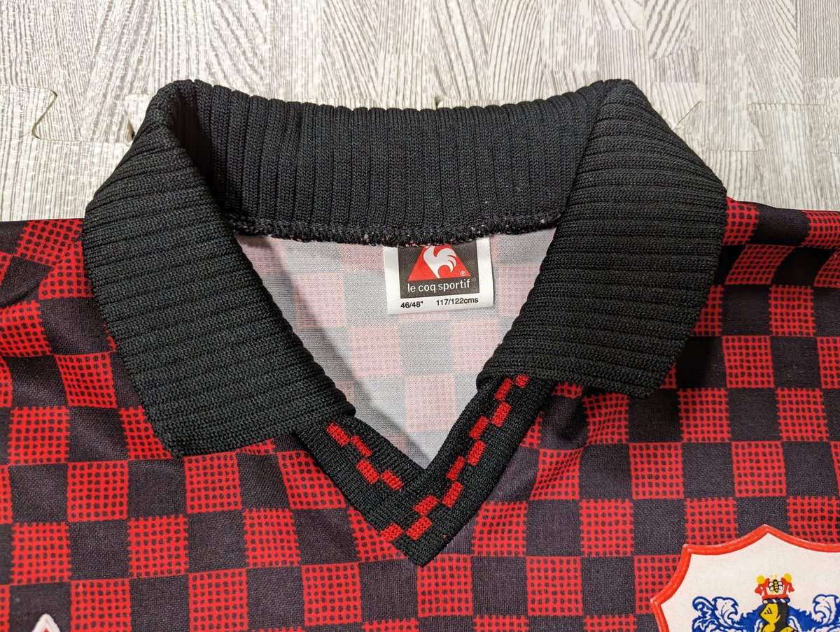 cheeno007's tweet photo. Selling if anyone is interested.
Bury FC Away 1995-1996
Size Adult XL
Price discounted due to a hole at the front and at the back of the shirt. Also got this Carton 9 plastic nameset (can get someone remove it if you dont like it)

£85 all in, UK shipping. https://t.co/xkVbrFrb97