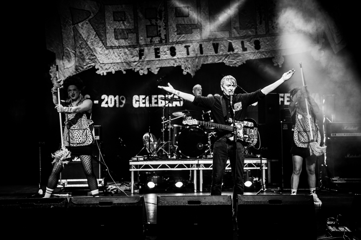 📷 Olivier Jaquet

#PeteBenthamAndTheDinnerLadies #TheDinnerLadies #Punk #PunkRock #Music #Rebellion #RebellionFestival #RebellionFestival2023 #BlackpoolOperaHouse