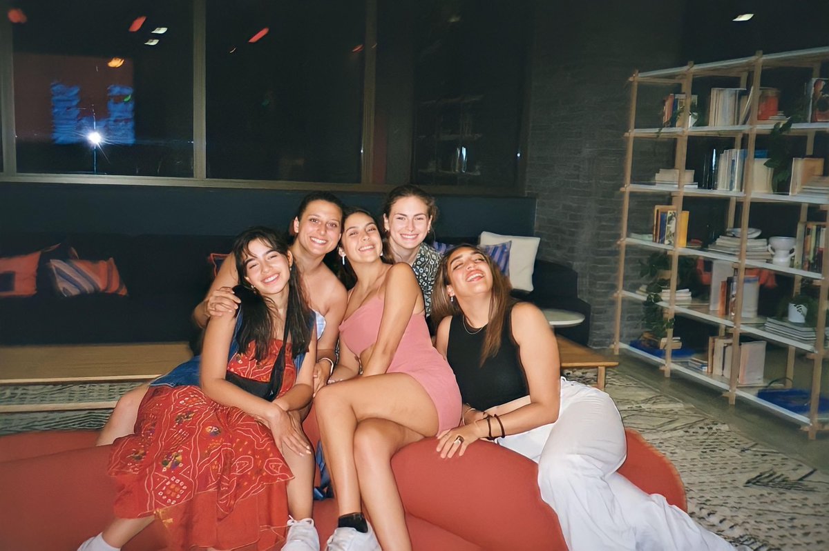 Absolute Internship tweet media