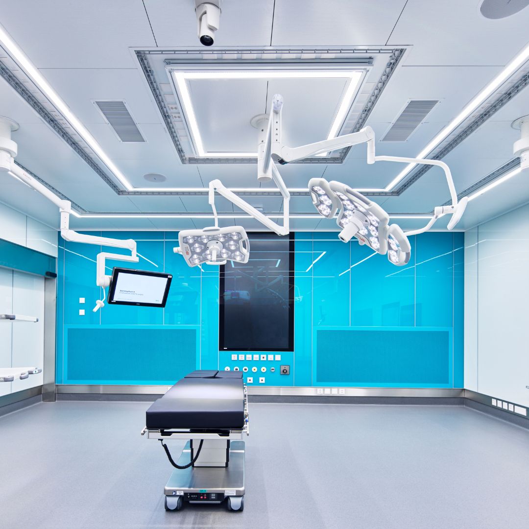 Step into the future of Surgery at #Scientifica23.  In the OR-X, surgeons can use technologies like #AR, #AI and #robotics. You can virtually explore the OR-X.

Learn more:
scientifica.ch/en/ausstellung…
🗓️Visit our booth at UZH on 2./3. September

#Balgrist #Scientifica #UZH #Surgery