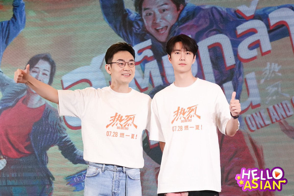 Hello_asian's tweet photo. ภาพบรรยากาศในงานแถลงข่าว “OneAndOnly : สเต็ปกล้าท้าฝัน” นำโดย  #หวังอี้ป๋อ และผู้กำกับ "ต้าเผิง" ร่วมงานโปรโมตภาพยนตร์  #ประเทศไทยมีหวังอี้ป๋อแล้ว 💚  (1)
#wangyibo_oneandonlyTH #电影热烈 #OneAndOnly #สเต็ปกล้าท้าฝัน  #WangYibo #HuangBo黄渤 #WangYibo王一博 #王一博 #YIBO https://t.co/NmqwB5pmyb