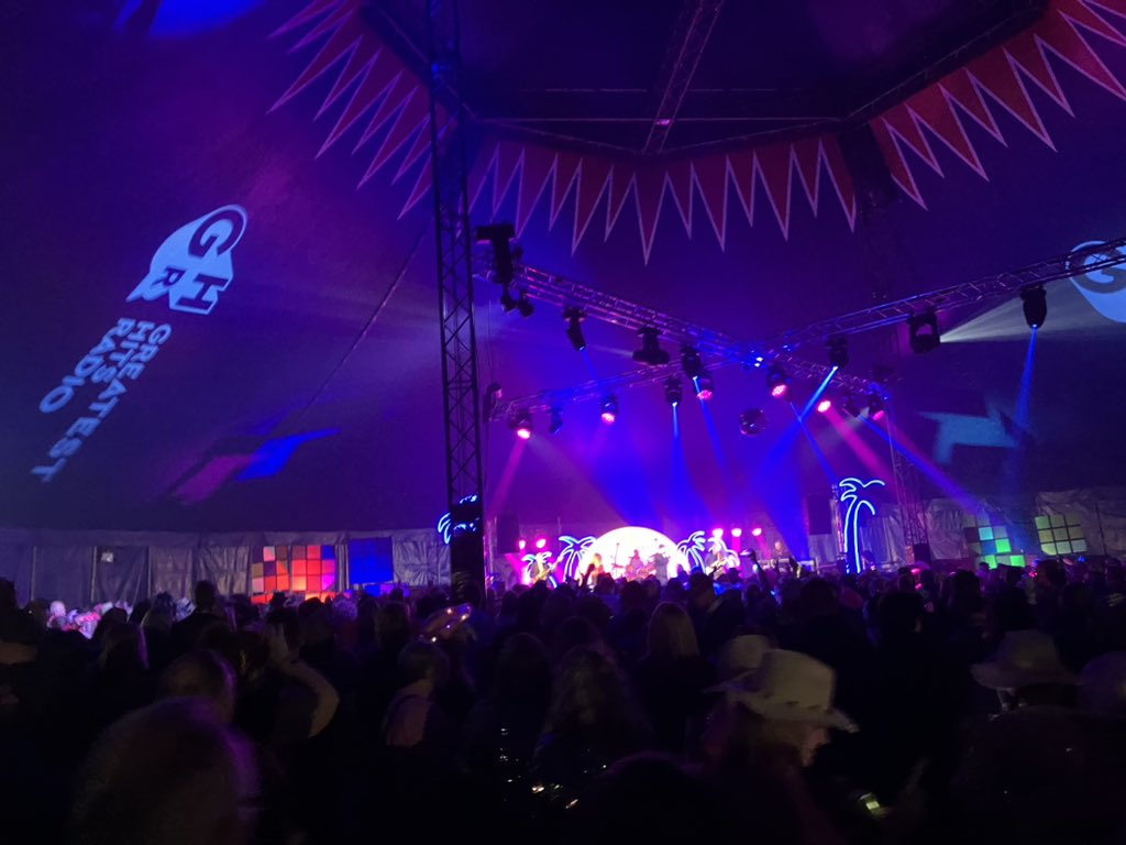paultaylor216's tweet photo. @greatesthitsuk from the Pink Flamingo at Rewind North https://t.co/HYgI45eJ3E