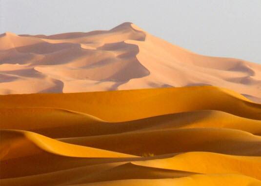 AymeOuedraogo's tweet photo. Les magnifiques dunes de sable d'#Oursi, dans l'Oudalan, s’étendent à perte de vue. Tout proche, la mare ornithologique d’Oursi et les nécropoles de Gandéfabou. 🇧🇫
#Afrique #Sahel #Burkina https://t.co/tfLSgFsdJM
