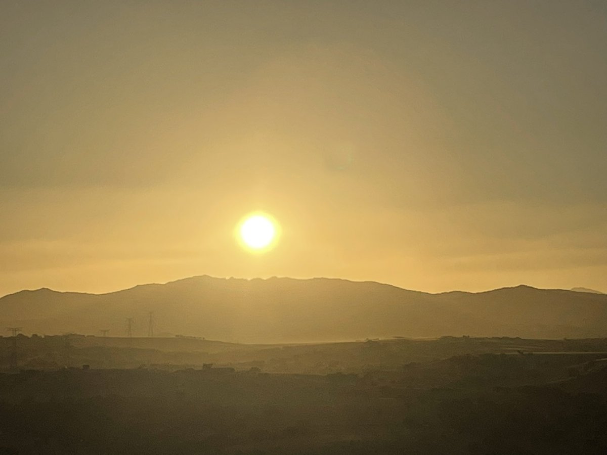 mariavelesar's tweet photo. Encerrar la inmensidad junto a un último rayo de sol. 

#lagranbelleza https://t.co/Mt3wfK7qc4
