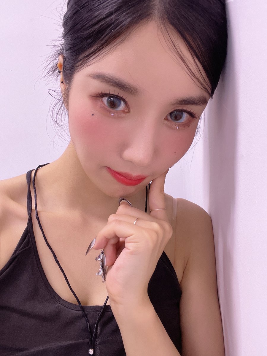 권은비 (KWON EUNBI) tweet media