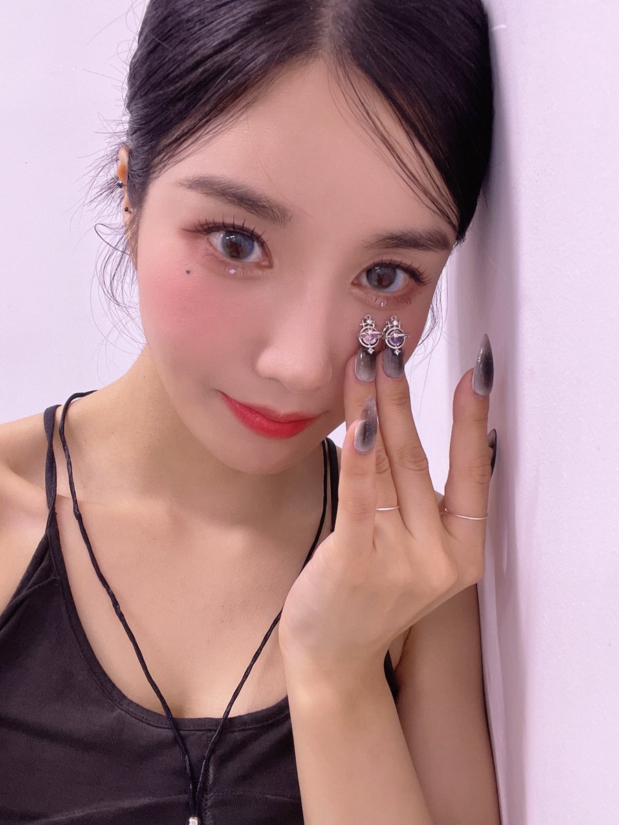 권은비 (KWON EUNBI) tweet media