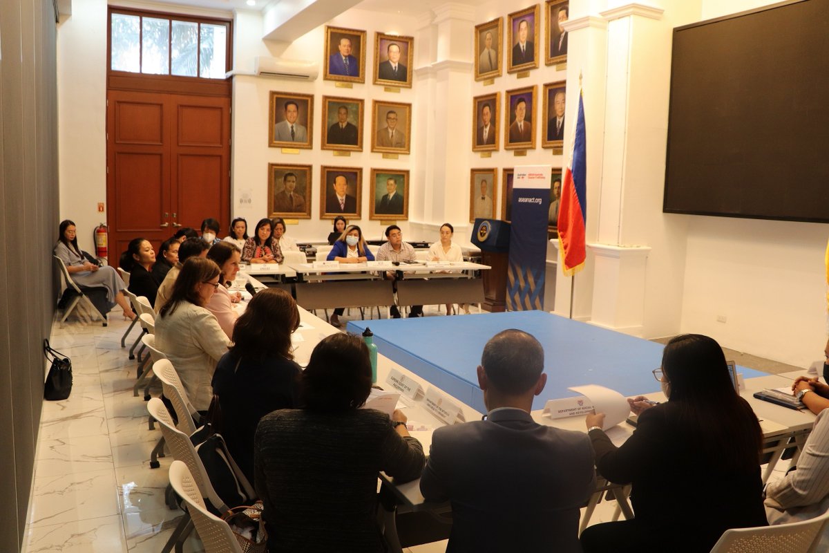 AusAmbPSHT's tweet image. Pleased to join @DOJPH Undersecretary Nicholas Felix Ty &amp;amp; 🇵🇭 Inter-Agency Council Against Trafficking #IACAT members to talk about working across government &amp;amp; civil society to #endhumantrafficking &amp;amp; support victim/survivors @ASEANACT @Ausambph