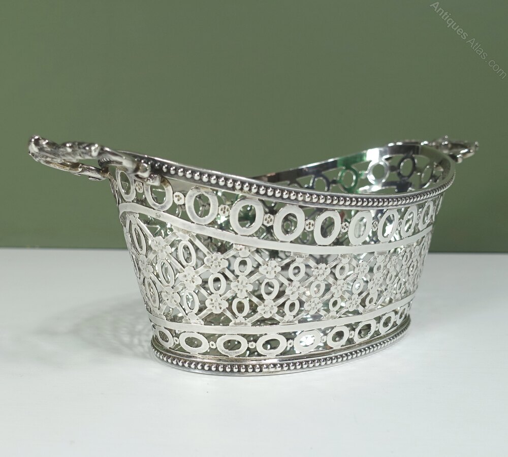 antiques_atlas's tweet photo. For sale on Antiques Atlas is this Solid Silver Basket, London 1898 https://t.co/npjpGlUu9w Possible Wedding / Special Occasion Gift ๐ #Antiques From Mytton Antiques @myttonantiques #antiquesilver #williamcomyns https://t.co/E8X9REc5aG