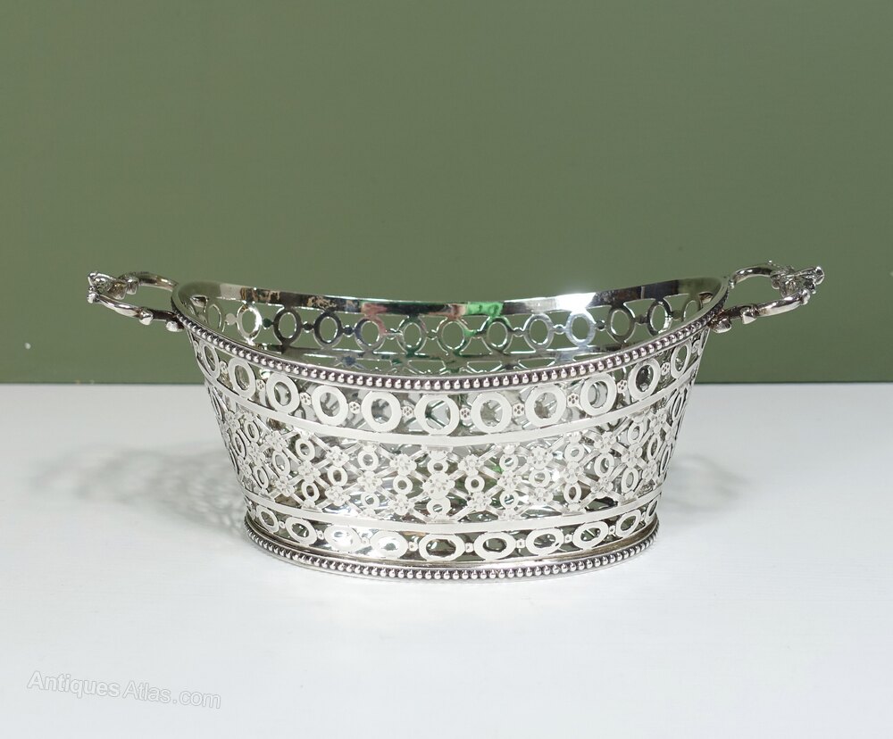 antiques_atlas's tweet photo. For sale on Antiques Atlas is this Solid Silver Basket, London 1898 https://t.co/npjpGlUu9w Possible Wedding / Special Occasion Gift ๐ #Antiques From Mytton Antiques @myttonantiques #antiquesilver #williamcomyns https://t.co/E8X9REc5aG