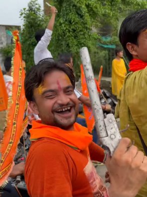 FaizulHasanKhan's tweet photo. इन जैसे आतंकियों को अगर सरकारी संरक्षण न मिला होता तो आज यह और आने वाली इनकी नस्लें भी कानून के डर से क्राइम करने से पहले हज़ार बार सोंचते। कानून बहुत सख्त है लेकिन कानून को सख्त रखने वाले हाथ और आँख एकतरफ़ा देखते हैं। https://t.co/aH7It0l2kx
