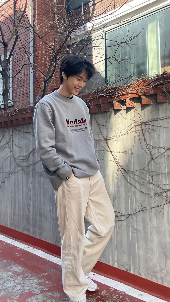 blvushy's tweet photo. Feels like home. 

Kim Doyoung nct au
prompt. https://t.co/nVtnCqDPD5