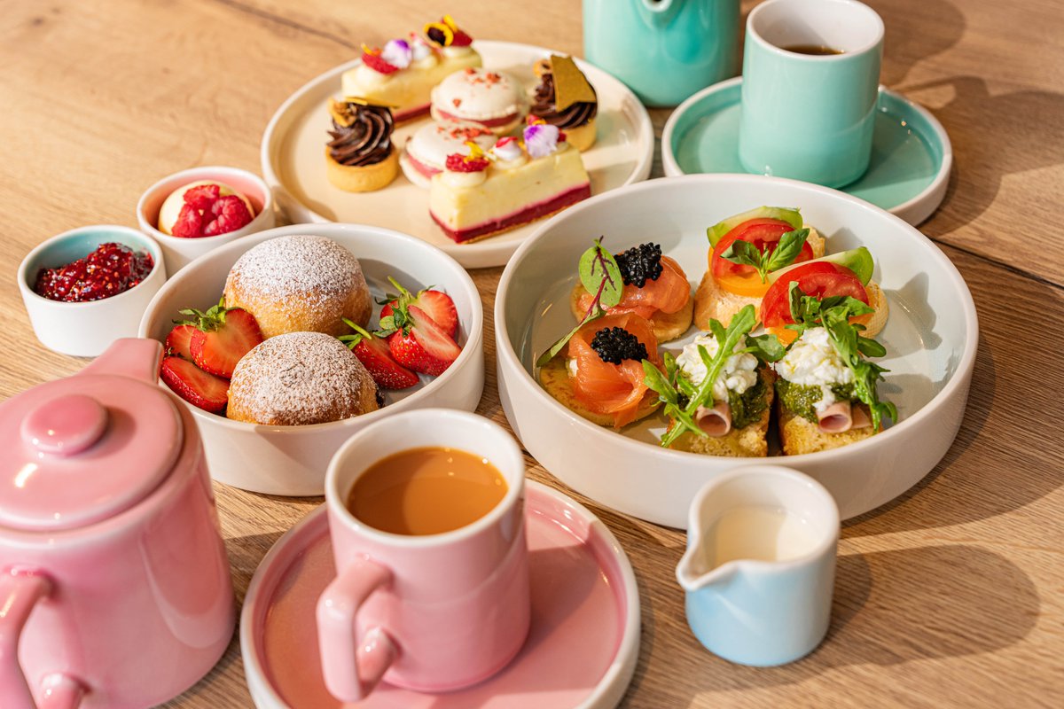 brumhippodrome's tweet image. Bookings are open for The Circle Lounge! 🍽️ 

Newly refurbished and featuring a brand-new dining concept.

Add your booking on when you buy a theatre ticket, or book it separately today 👉 bit.ly/441pFfL

📸 Food Ossie Goldhill
📸 Space Simon Hadley