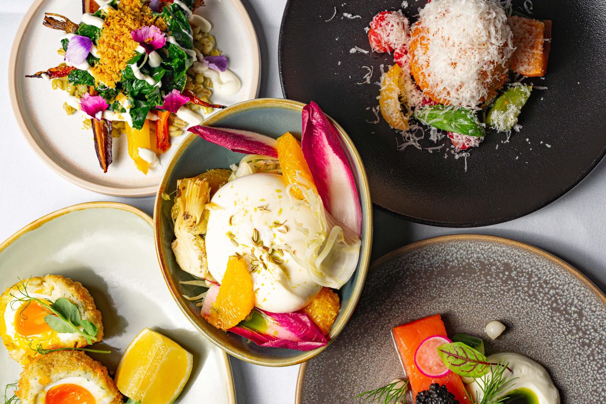 brumhippodrome's tweet image. Bookings are open for The Circle Lounge! 🍽️ 

Newly refurbished and featuring a brand-new dining concept.

Add your booking on when you buy a theatre ticket, or book it separately today 👉 bit.ly/441pFfL

📸 Food Ossie Goldhill
📸 Space Simon Hadley