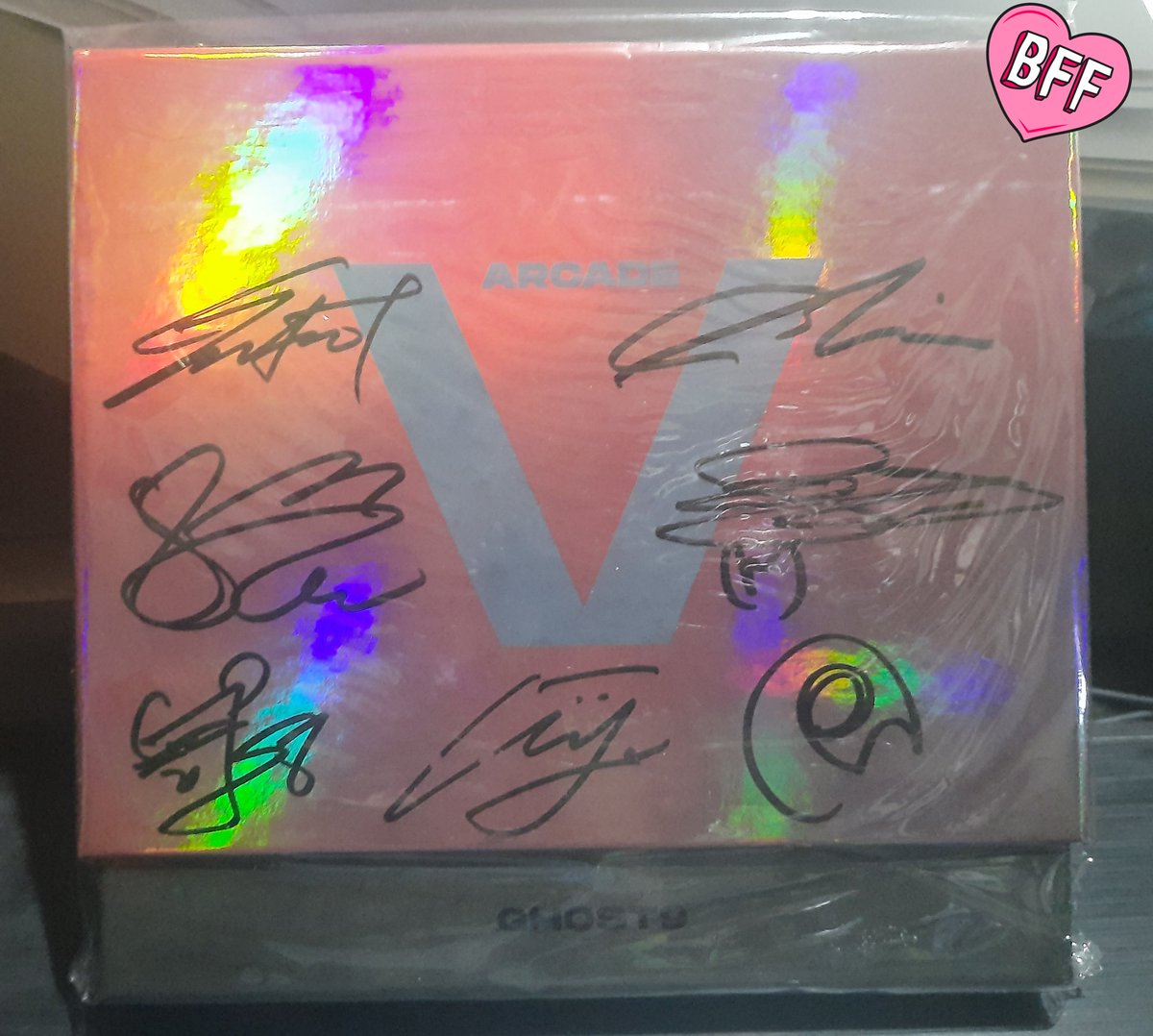 junhyungxo's tweet photo. #junhyungxoqs ▪︎ wts lfb ph only

ghost9 arcade: v - mystery version signed album (7 members)
ㅡ 1,500 PHP / 1,400 PHP payo
ㅡ dop: max 7 days only
ㅡ check 📌 for mop and mod
ㅡ complete inclu except pc
ㅡ condi: 10/10
ㅡ dm if inch! https://t.co/fT6wL6WASJ