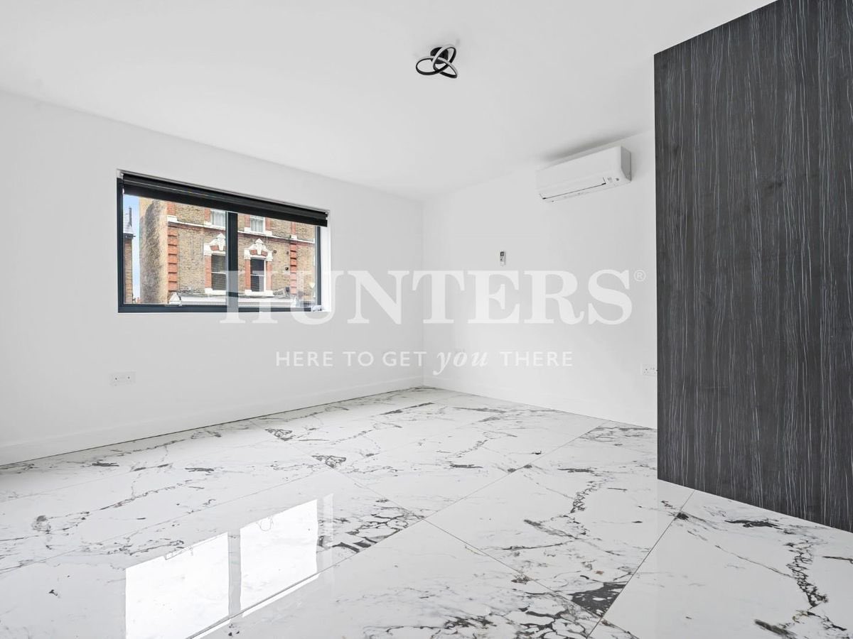TO RENT 🔐

📍Mill Lane, London, NW6

📞 Call us on 0207 431 4777 to find your dream property

#property #tolet #lettings #viewing #NW6 #home #let #rent #renting #london #torent #estateagent #apartment