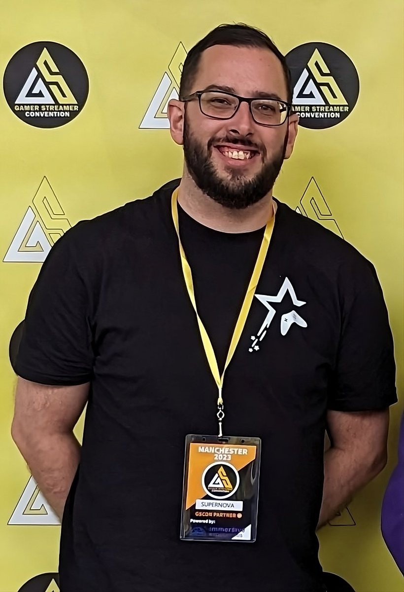 Early bird tickets are on sale for <a href="/GSCON_/">GSCON</a> 2024. Get yours using code SUPERNOVA20 at gscon.online and you too can be as happy as I was at the event! A great opportunity to meet some awesome streamers, brands and more! Spread the word with a cheeky Retweet #convention