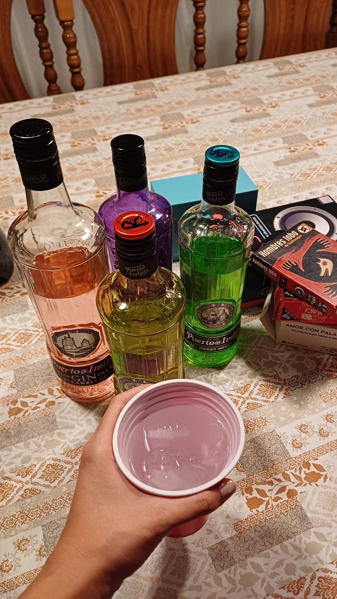 SamanthaLarriba's tweet photo. @GinPuertoIndias este fin de semana habéis triunfado en nuestra casa rural. ¿Nos mandáis otra botella de puerto morado que se acabo el primero? 🫶💜 https://t.co/CLLqVxIIQS