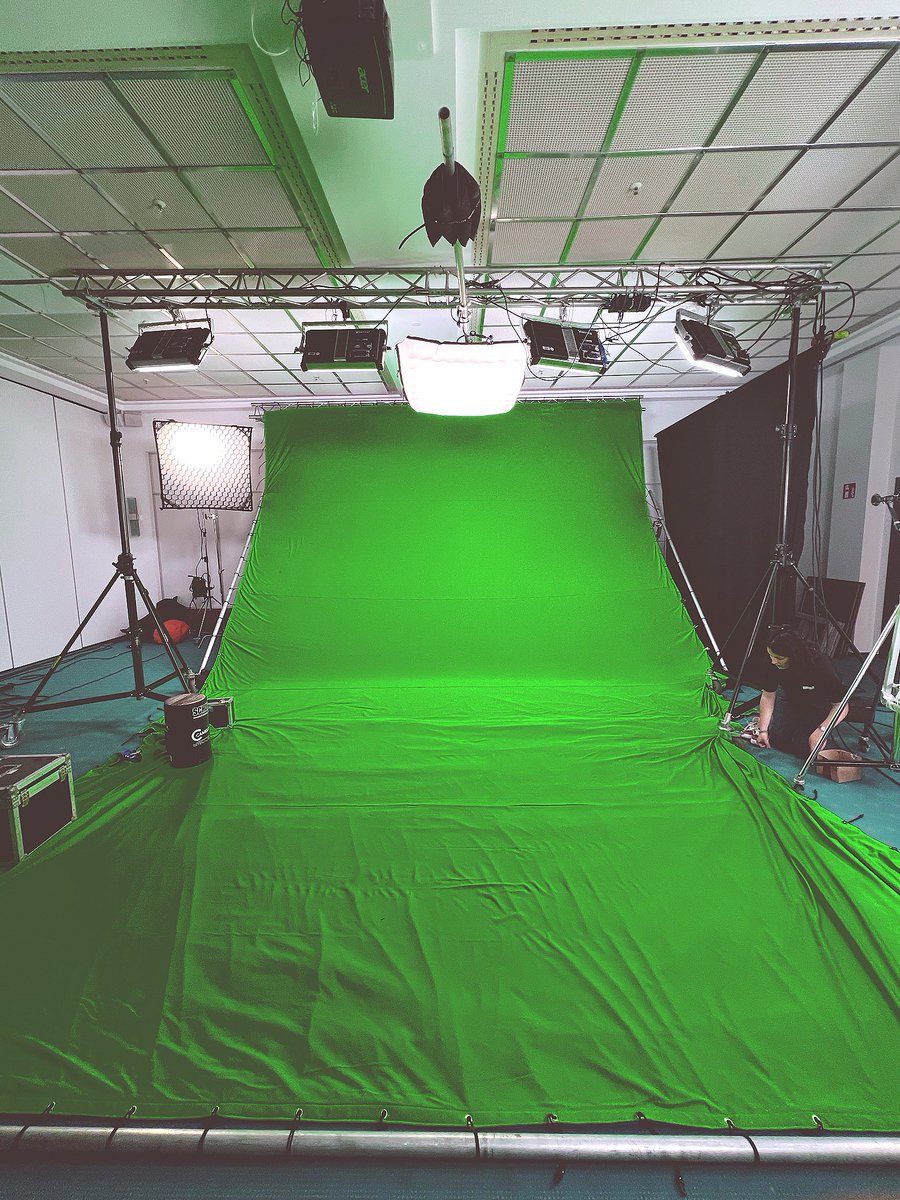 cinegearfactory's tweet photo. 𝐀𝐢𝐫𝐒𝐪𝐮𝐚𝐫𝐞 working with Vortex in Berlin studio💯
Follow @cinegearfactory
#AirSquare #CineGearFactory #AirLEDCineLite #airlight #airlite #filmlight #videolight #studiolight #studioequipment #studiogear #movielight #gaffer #bestboy #lightinghouse #lightcrew #lightman https://t.co/rUs6Gz7yOX