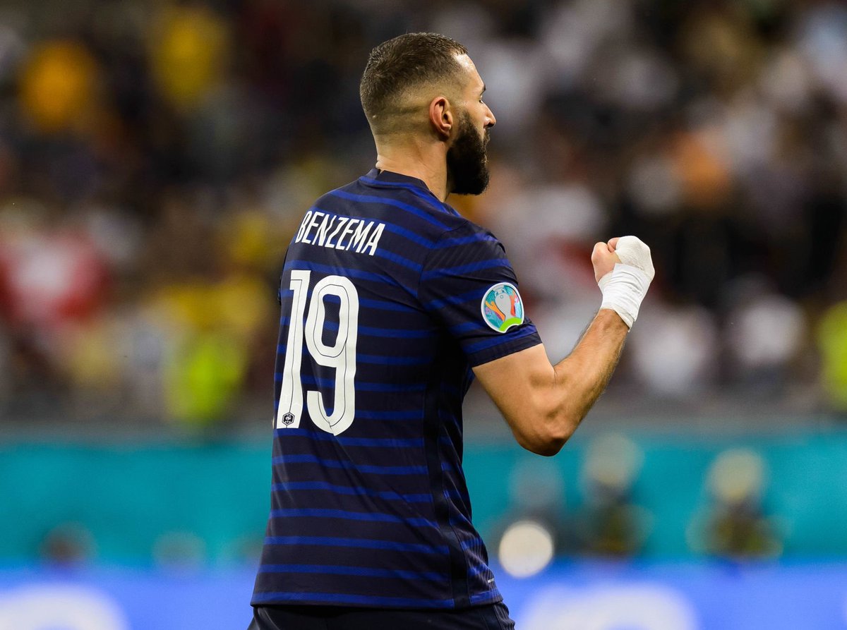 X risqué : Il n'existe et n'existera jamais un attaquant français aussi fort que Karim Mostafa Benzema