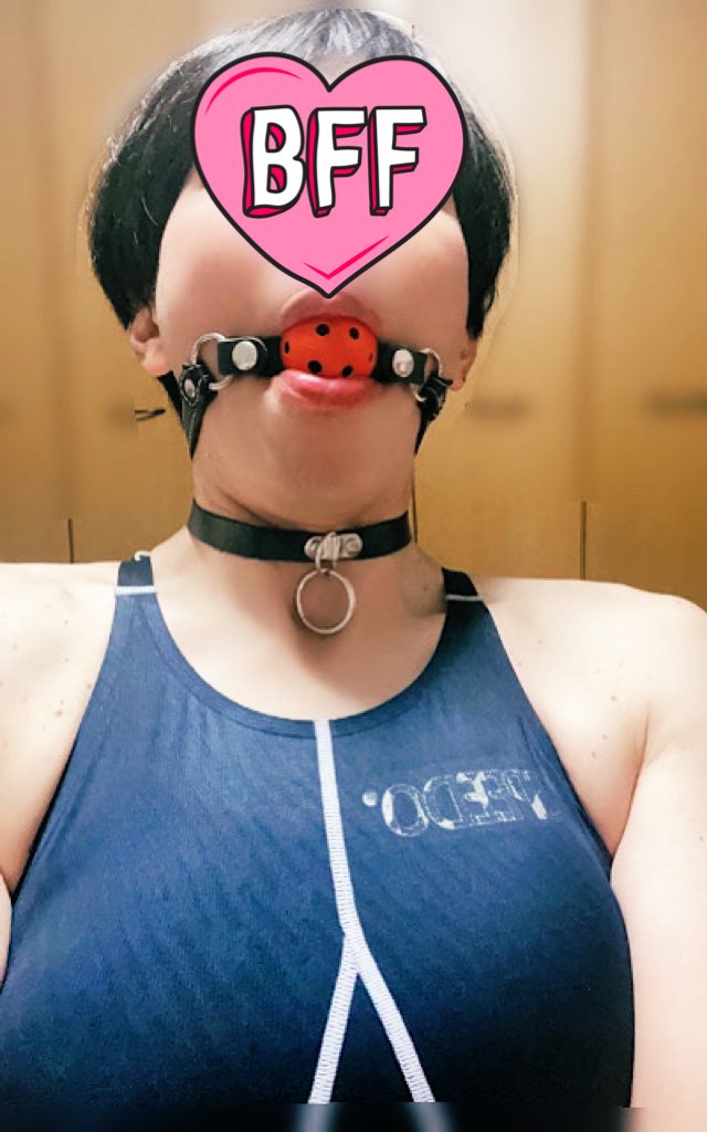 kyouei_Y's tweet photo. またまた女性用競泳水着愛好家ミーティング。G-suitsを着ると締め付けられてスタイルが良くなった気がします〜☺️
ウィッグ等ナシですが代わりに口枷😍
#女性用競泳水着
#女装男子
#女装子 https://t.co/y3RCa8eVFd