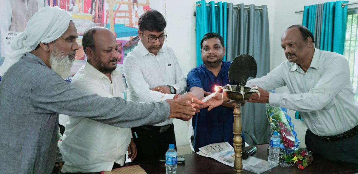 equrarul's tweet photo. 9th Weavers Day's Godda @hafizulhasan001 @HemantSorenJMM @INCMinority @INCMinority @IrfanAnsariMLA @abubackersiddik @VinodPandeyJMM https://t.co/XCSZ6hxwfN