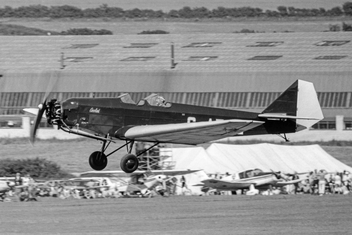 BA Swallow G-AFGE Bembridge 24 June 1972 @USAS_WW1 @c_mperman @XH487 @Dunibear @clark_aviation @julieinthesky @AvHistorian @JBezosky @Sylvia70485099 @AviationMarlene @alan_shropshire @WooksAmesbury @RyanWheatstone