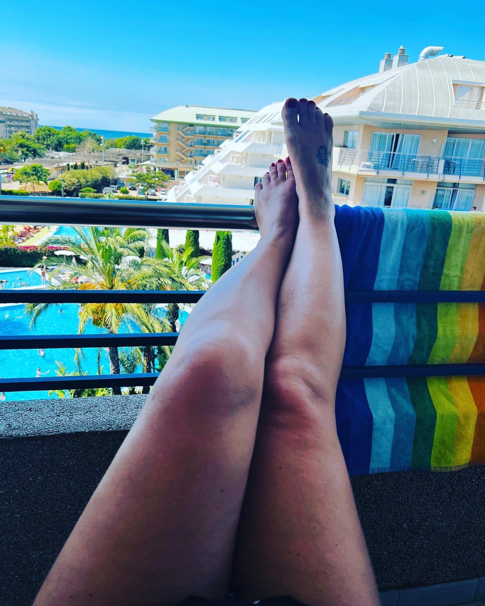 Soncerv's tweet photo. “Your mind will answer most questions if you learn to relax and wait for the answer.”
(William Burroughs) ☀️⛱️🏖️ #peaceofmind #relaxing_time #relaxing #needtostop #stopandsee #summertime #summer #summervibes https://t.co/PjWy2GZEo3
