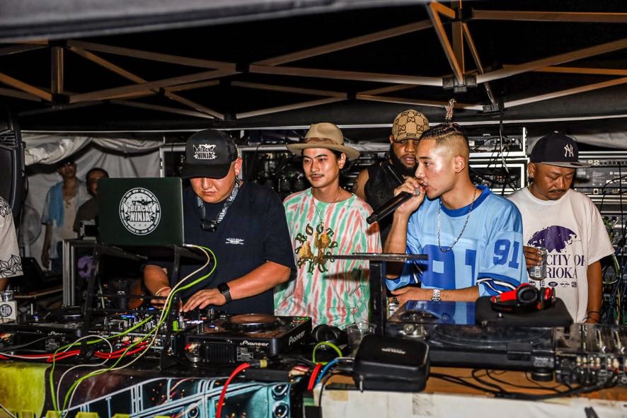 B_NINJA_Jyaga_R's tweet photo. 8.5 岩手高原スノーパーク

"DANCEHALL JOURNEY in 岩手"

Rub a Dub 激アツでした🎤🔥‼️

#dancehalljourney #岩手 #野外ダンス #boyken #shibayankee #zendaman #hagaranks #rubadub https://t.co/tLc4xEIVQq
