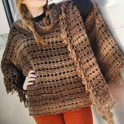 Looking for a stylish and cosy poncho to keep you warm this winter? Crochet this lovely poncho #MHHSBD #elevenseshour #yarn #chunky #poncho #autumn #crochet #craftbizparty #UKMakers #giftideaas dwcrochetpatterns.etsy.com/uk/listing/865…