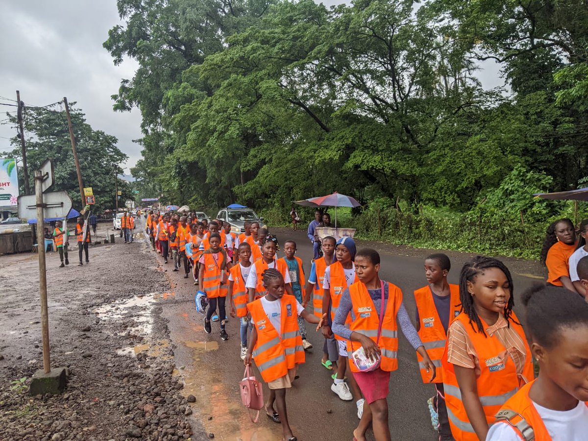 The SOCOD CLEAN UP CAMPAIGN
"Changing mindsets, fostering a generation of responsible and community-oriented youth"

Participants of our Holiday Tech Bootcamp took part in a clean-up campaign at the Limbe City Council. <a href="/UNDP/">UN Development</a> #Cameroon <a href="/unicefcameroon/">UNICEF Cameroon</a>
<a href="/EduCannotWait/">Education Cannot Wait</a> <a href="/USEmbYaounde/">U.S. Embassy Yaounde</a>