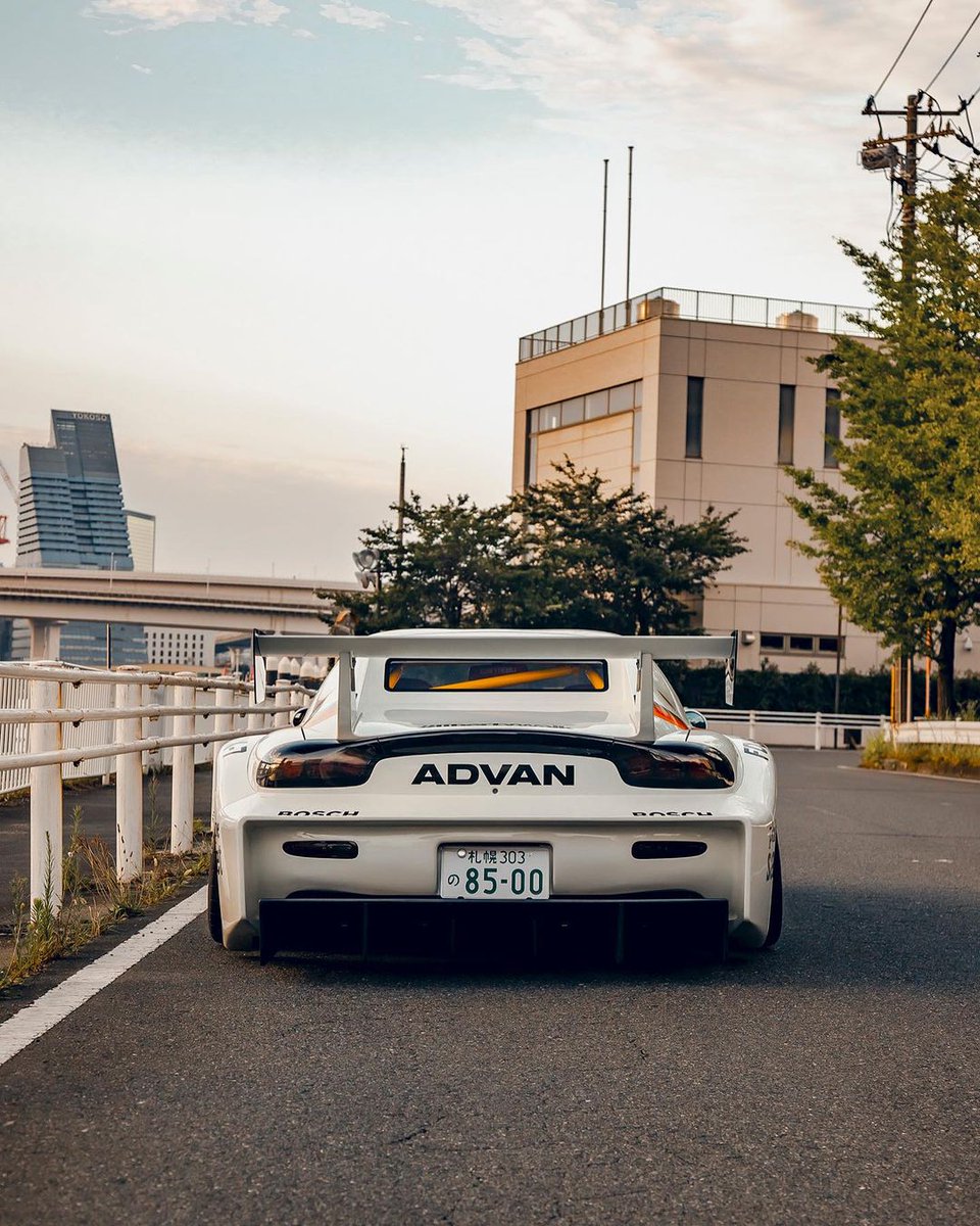 drift_spec's tweet photo. Liberty Walk Rx7 🥵

#jdm #driftcar #driftspec https://t.co/H0w1pbZ3r1