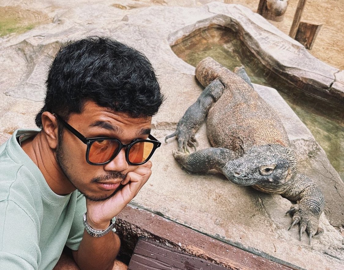 GePamungkas's tweet photo. @kristoimmanuel INI LAGI KOMODO ITU KAN HEWAN LANGKA, KOK BISA-BISANYA DIJADIIN KONTEN?!?! ASTAGA @kristoimmanuel !! KALO EMANG PENGEN PUNYA KOMODO, GAK USAH CUCI MUKA! MUKA LO UDAH KOTOR, BELI BIORE PORE PACK!! DIJAMIN HIDUNG LU BANYAK KOMODO NYA https://t.co/ITM1DPl0My