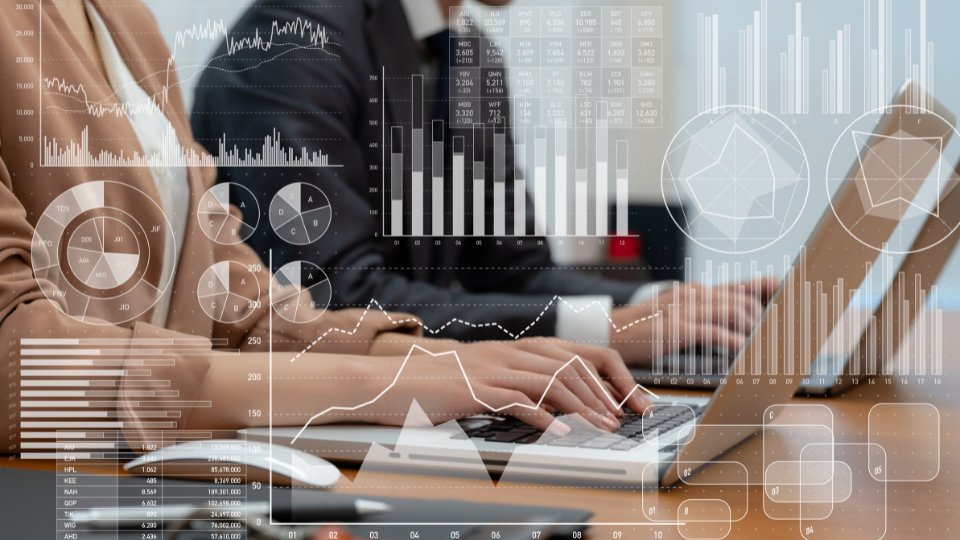 TavataGlobal's tweet photo. Pohditko, miten voit nostaa tapahtumiesi laatua ja vaikuttavuutta uudelle tasolle? Keräsitkö tapahtumastasi palautetta ja statistiikkaa, mutta et oikein tiedä, mitä tehdä sillä? Kurkkaa blogistamme vinkit tapahtuma-alustan statistiikan hyödyntämiseen ✏️ 👉https://t.co/4a0BcD9y0v https://t.co/G9aTO5cTyU