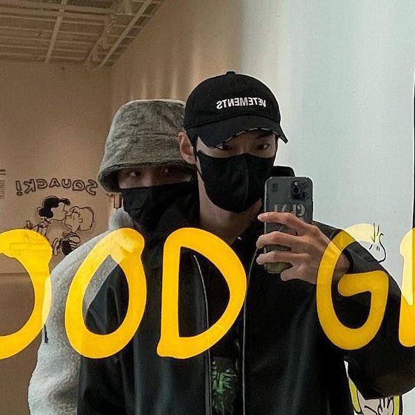 noxx_nox's tweet photo. 뒤에 곰돌이는 키우는건가요? https://t.co/VBtwo1kSHe