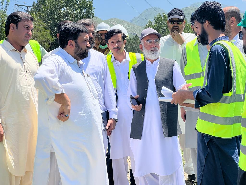 KPCIP1's tweet photo. Advocating #inclusivity #respect #equality for people of all genders, Dirctr Tchnicl Mian M. Shakeel and #watsan spcialst Alamgir Afridi condct an inspection of the construction progress on a gender-inclusive greenspace as part of the @KPCIP1 initiative in #swat. https://t.co/pZJqyU3Klx